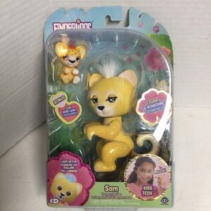 WowWee Fingerlings Sam Glittery Yellow Lion Toy New